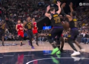 爱游戏-哈登回归赛场，比分优势明显首场状态亮眼，湖人观众沸腾！的简单介绍