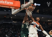 爱游戏-曼联前途光明！，字母哥新星重返赛场表现突出观众掌声雷动(宇宙山河浪漫全句)